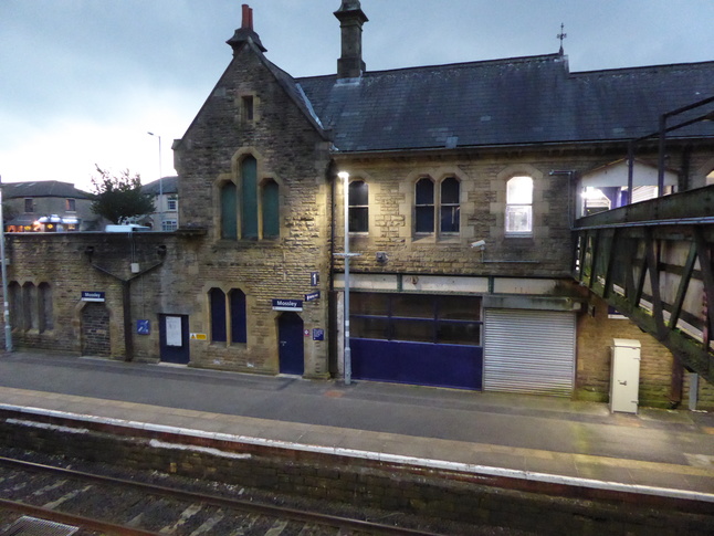 Mossley platform 1 rear