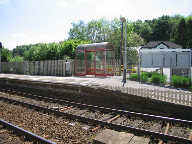 Mottisfont and
Dunbridge platform 2 shelter