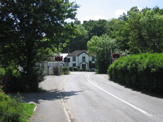 Mottisfont and Dunbridge
level crossing