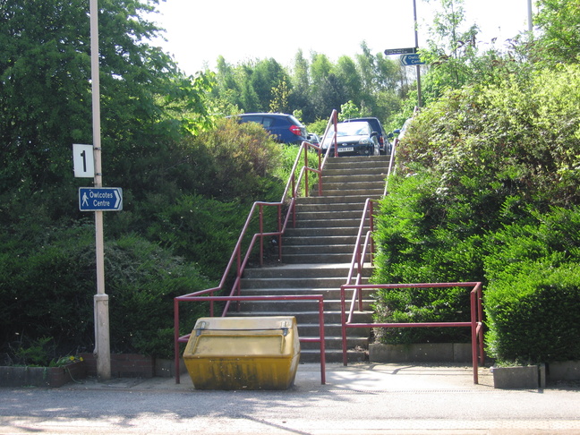New Pudsey platform 1 exit steps