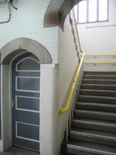 Newton-le-Willows platform
1 steps ground floor