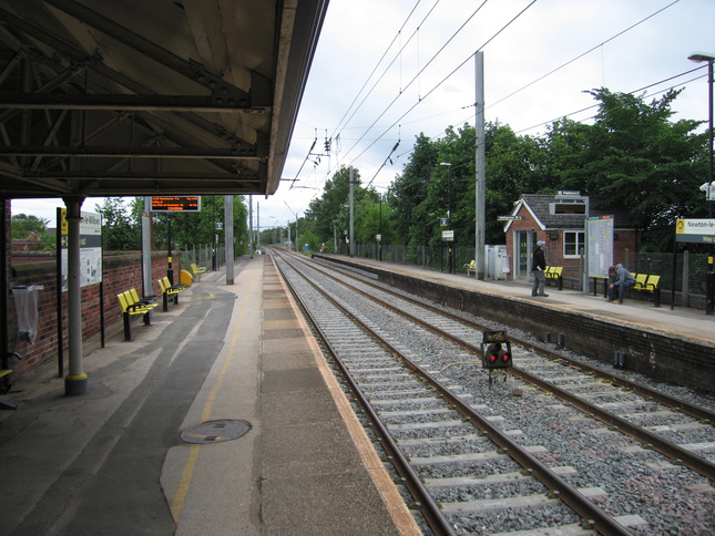 Newton-le-Willows platforms
looking east