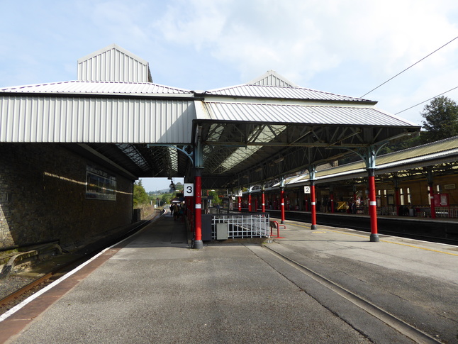 Oxenholme platforms 2 and 3 looking
north