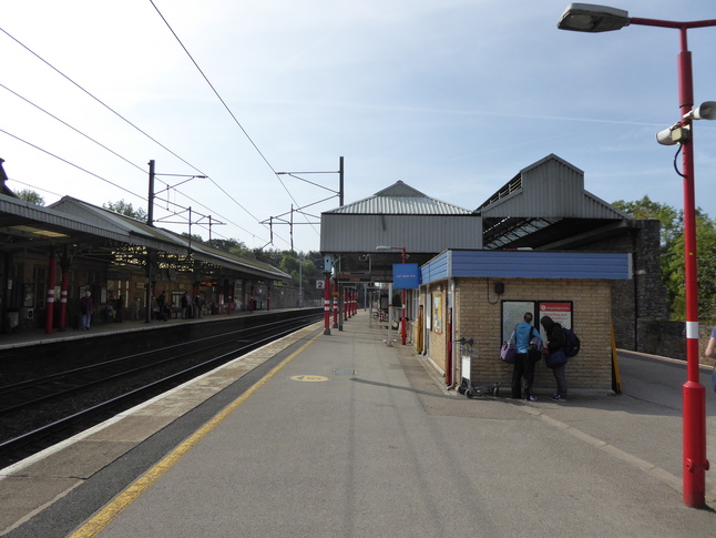 Oxenholme platforms 2 and 3 looking
south