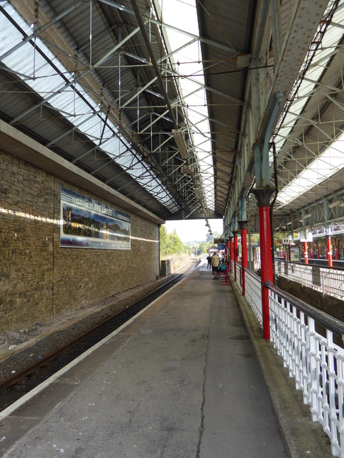 Oxenholme platform 3 under
canopy