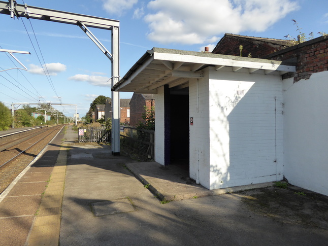 Patricroft platform 1 shelter