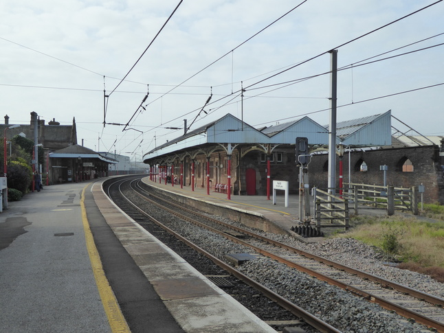Penrith platforms looking south