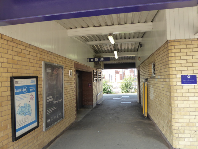 Rochdale connecting passage