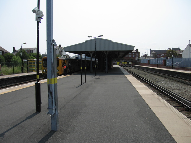 Rock Ferry platforms looking
south