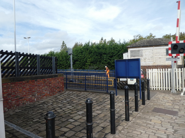 Shireoaks platform 1 entrance