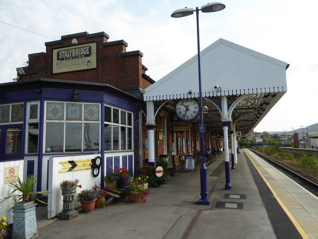 Stalybridge platform 4 canopy end
