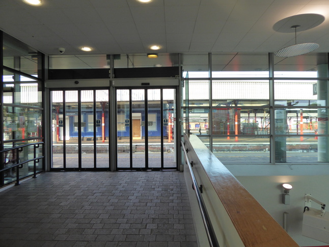 Stockport platform 0 entry