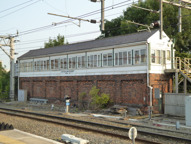 Stockport platform 2 signalbox