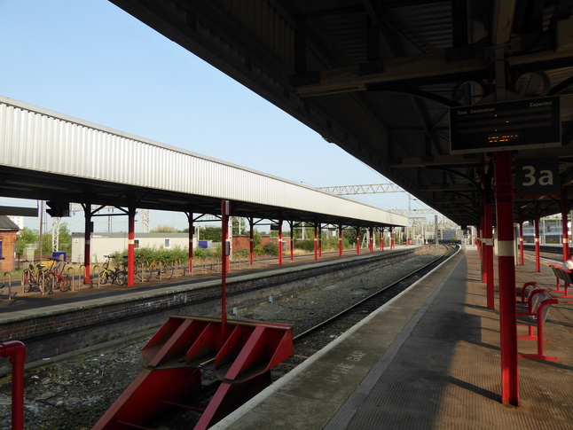 Stockport platform 3a buffers