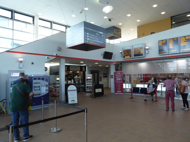 Stockport concourse low level