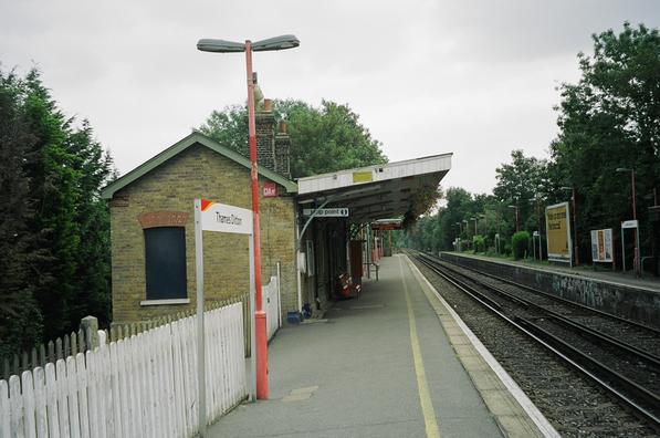 Thames Ditton Platform 1
building