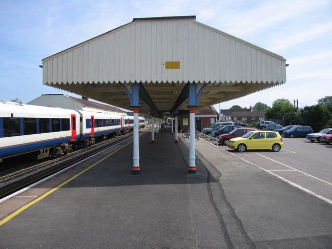 Wareham platform 2 shelter