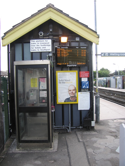 Ainsdale platform 1 building side