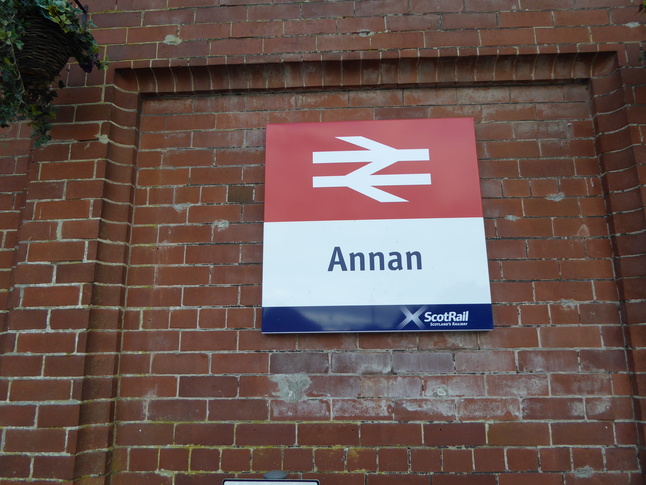 Annan sign