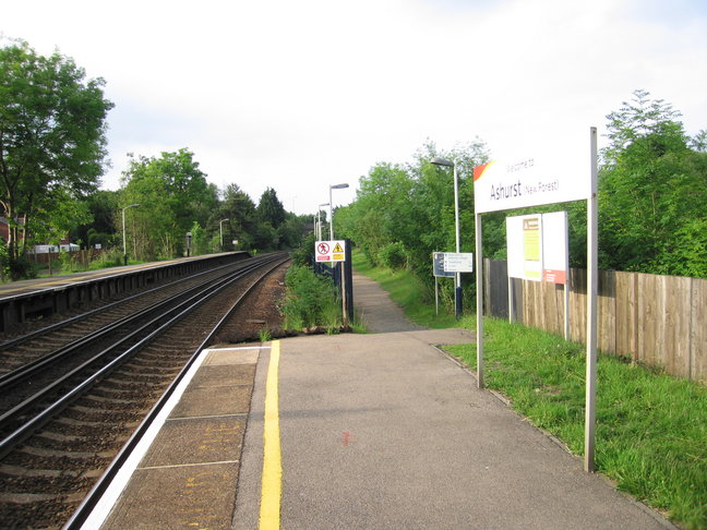 Ashurst platform 2 looking
north