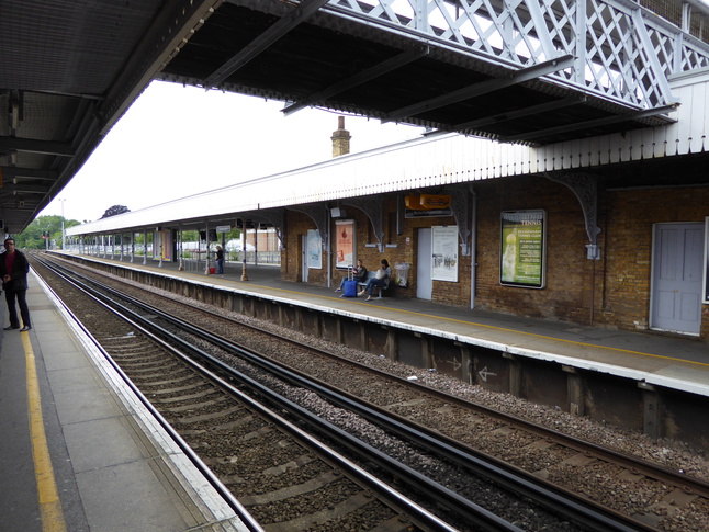 Beckenham Junction platform 3
west end
