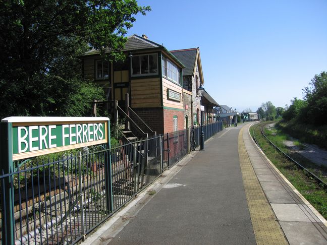 Bere Ferrers platform