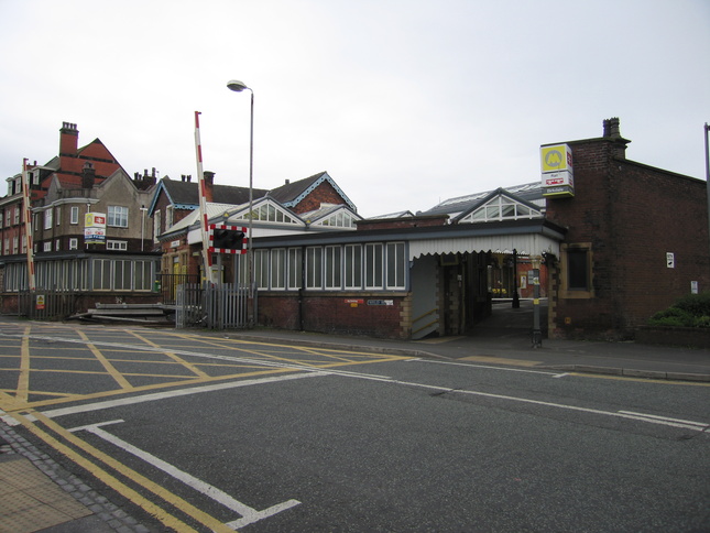 Birkdale platform 2 subway
entrance