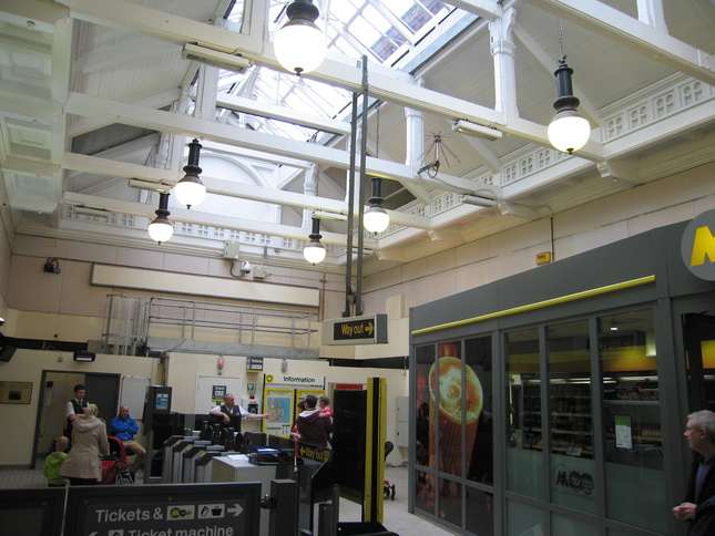 Birkenhead
Hamilton Square ticket hall