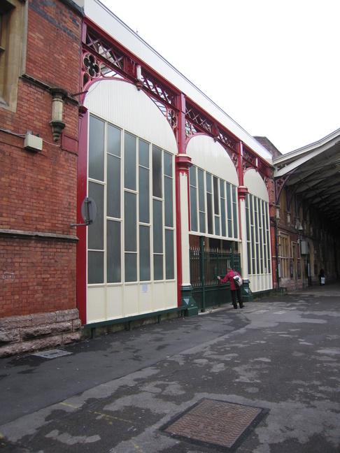 Bristol Temple Meads
new and old side by side