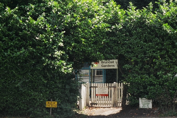 Brundall Gardens sign