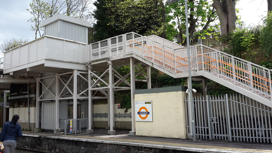 Canonbury platform 1