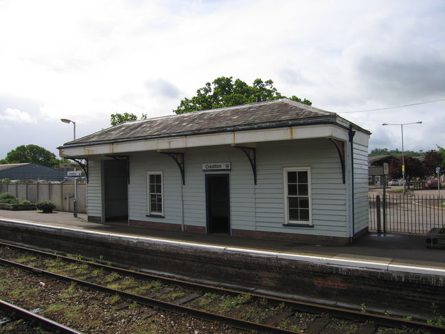 Crediton platform 2 shelter