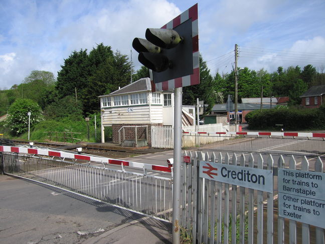 Crediton level crossing