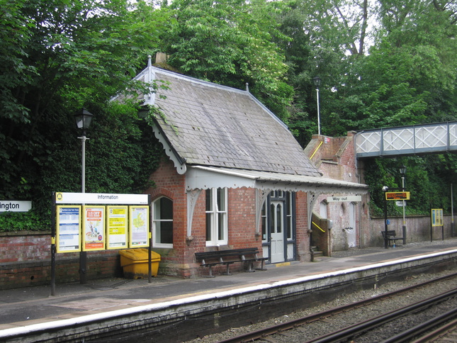 Cressington platform 2 building