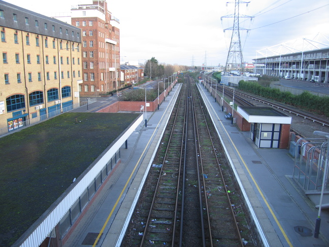 Custom House from footbridge
looking east