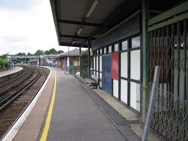 Dorchester South platform 1