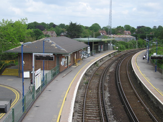 Dorchester South from
footbridge looking east