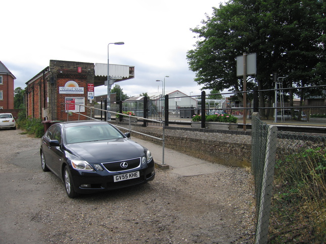 Elmswell platform 1 entrance