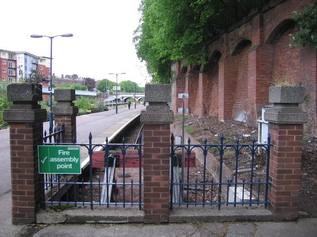 Exeter Central platform 1
buffers