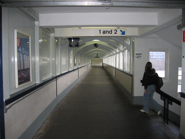 Exeter Central footbridge