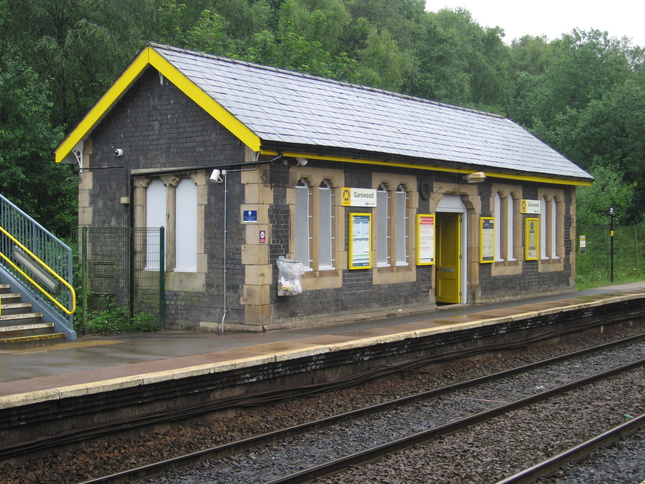 Garswood platform 2 building