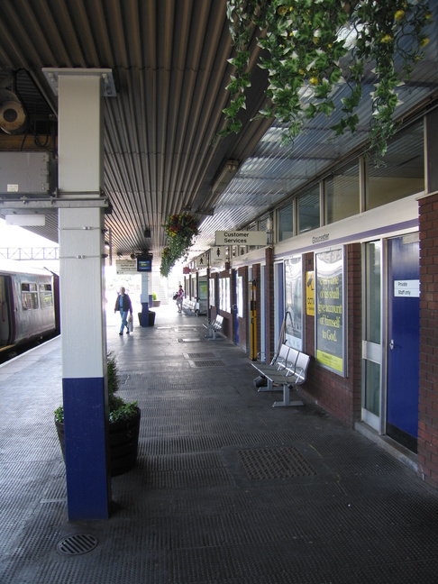 Gloucester platform 2 under
canopy