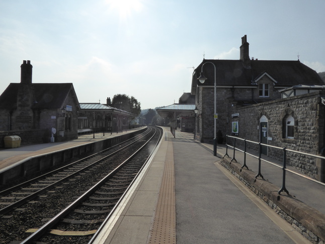 Grange-over-Sands platforms
looking west