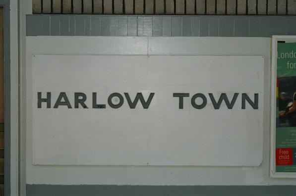 Harlow Town carved sign