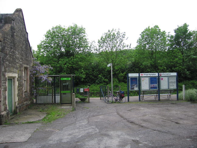 Kings Nympton entrance