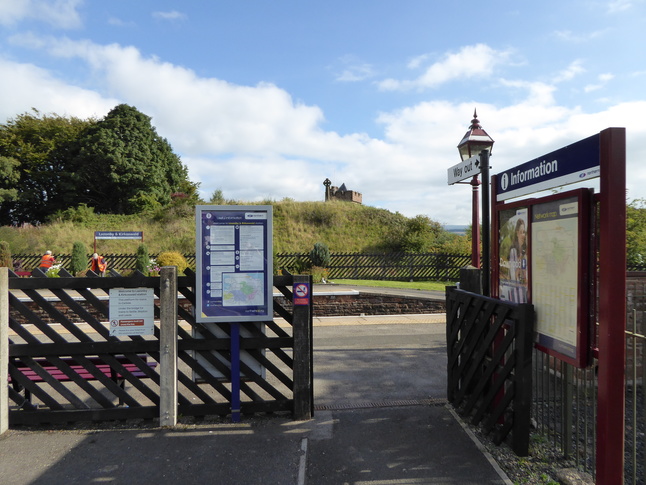 Lazonby and Kirkoswald
					       platform 1 entrance