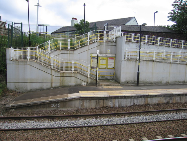 Lea Green platform 2 entrance