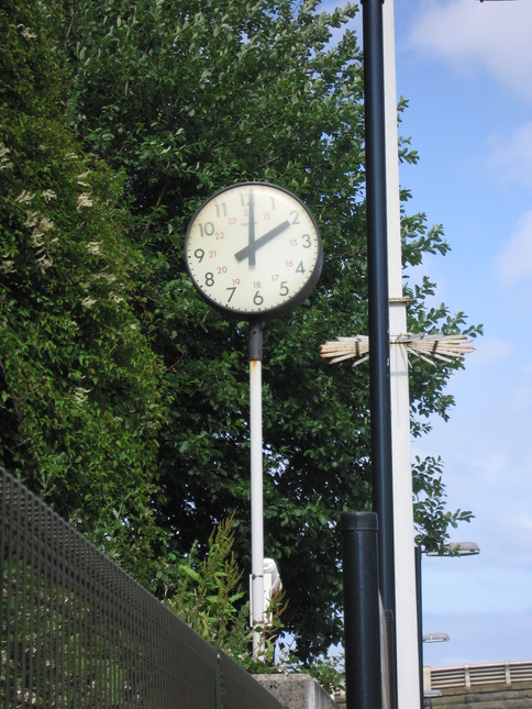 Lea Green clock