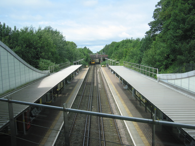 Liverpool South
Parkway platforms 5 and 6 from footbridge looking west