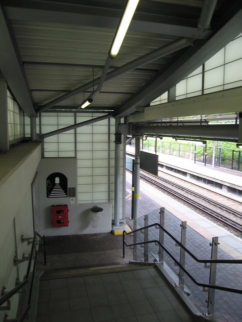 Liverpool South
Parkway platform 6 steps